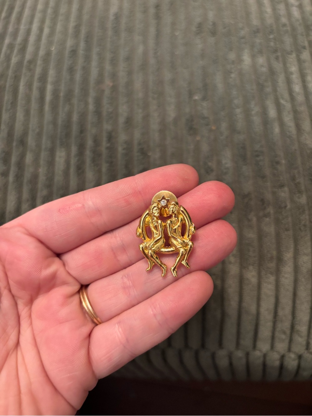 vintage Avon "Toga Lovers" Gemini zodiac brooch Gold Tone